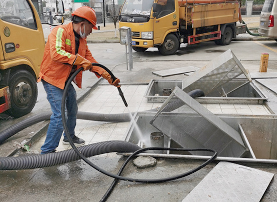 十月田镇隔油池清理